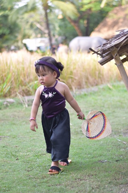 Áo yếm cho bé gái