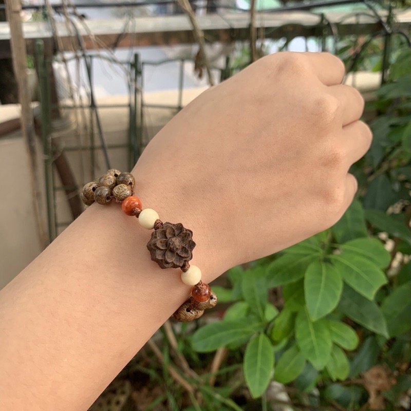Vòng tay gỗ Trầm Hương mix Hoa Sen (Có thể tuỳ chỉnh kích cỡ) - An Yên, Thịnh Vượng - BH697 - HAHANCO