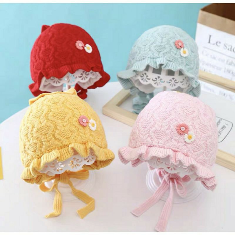 Mũ len bèo Hoa Cúc cho bé có dây buộc chống gió và giữ ấm cho bé từ 0 tháng đến 2 tuổi. Mũ nón len đội mùa đông cho bé