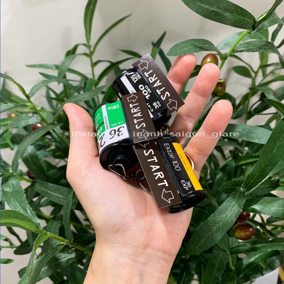 [VIDEO THẬT] Móc Khóa Cuộn Film Handmade Giá Rẻ In Ảnh Giấy Lụa Siêu Cute ⚡✨Đồ Lưu Niệm Dễ Thương Tự