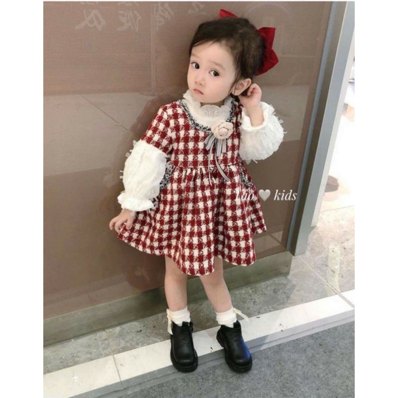 ĐẦM DẠ CARO ĐỎ - TAY PHỐI CHO BÉ GÁI