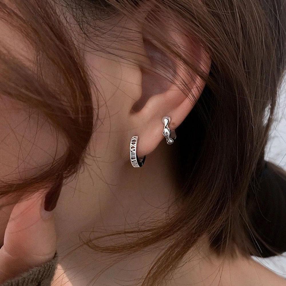 Khuyên Tai Tròn Khắc Số La Mã Dễ Thương|Khuyên Tai Dạng Hạt Nhiều Màu Sắc