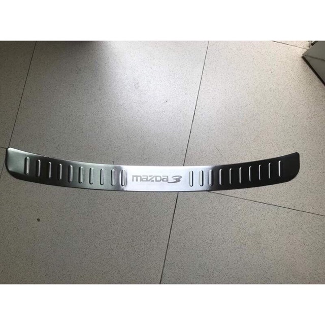 Ốp chống trầy cốp Mazda 3 đời 2015-2019 inox 304