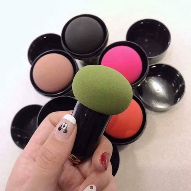 Bông mút trang điểm