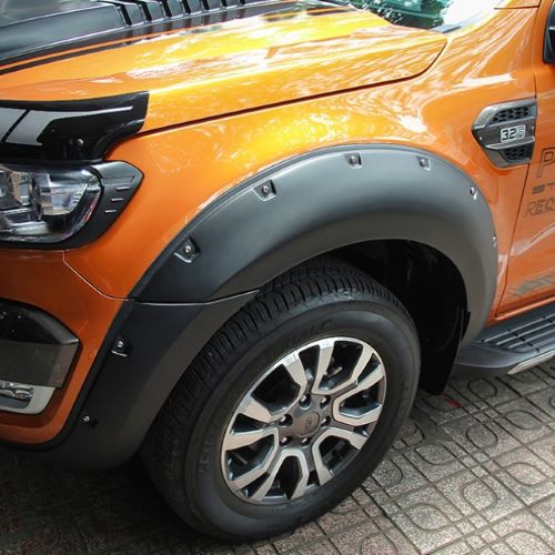 VÈ CUA LỐP XE FORD RANGER 2019 CÓ ĐINH