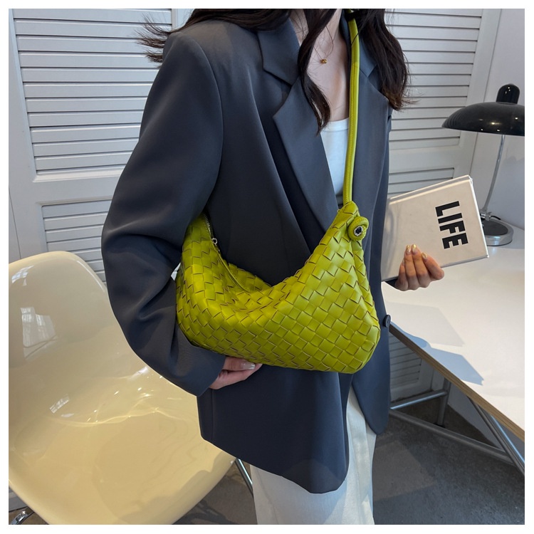 Túi Đeo Chéo Một Dây Dệt Thời Trang Phong Cách Phương Tây Mới 2022 Dành Cho Bạn Nữ