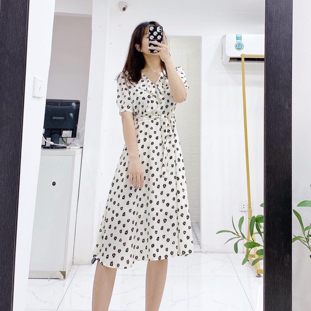 Váy hoa cổ bèo