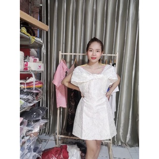ĐẦM BỆT VAI CHẤT GẤM