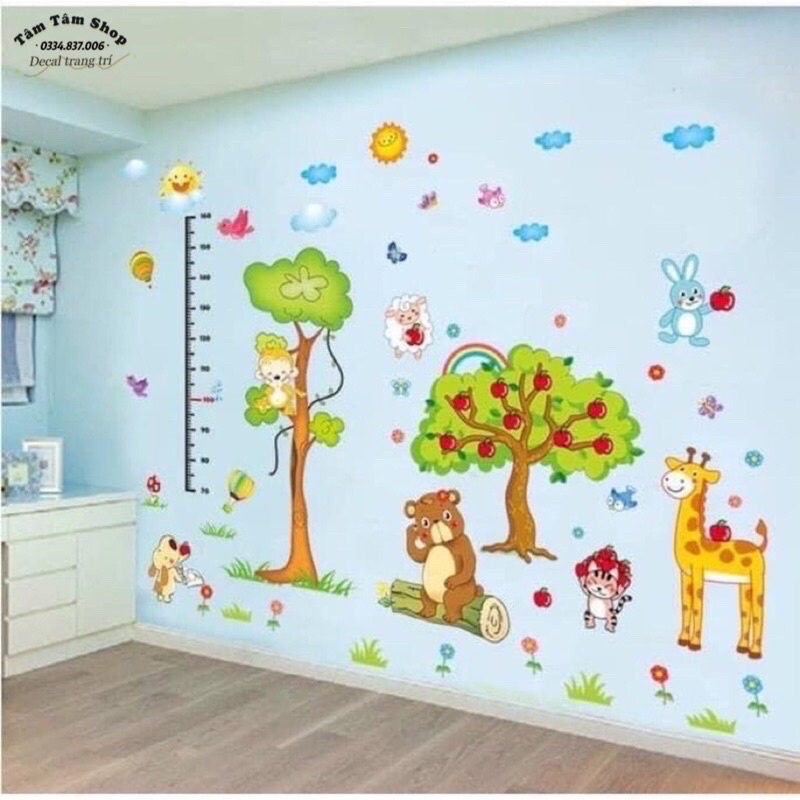 Tranh dán tường, Decal dán tường cho bé thước đo chiều cao và gấu cây táo