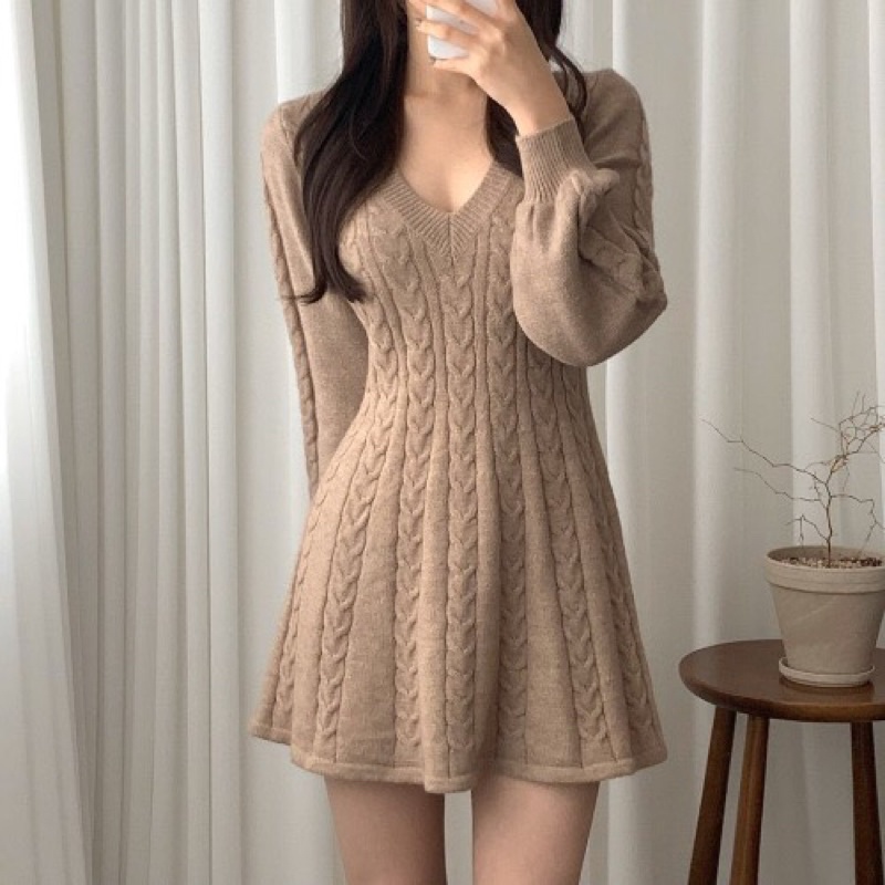 Váy Len Vặn Thừng Cổ V