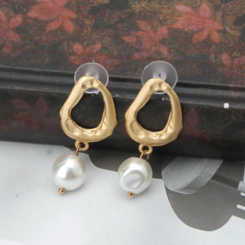 Khuyên Tai Nữ Trang Dáng Dài Đính Ngọc Trai Phong Cách Hiphop