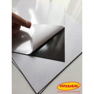 Nam châm dẻo độ dày 0.5mm một mặt có keo khổ ngang 620mm dài 1m