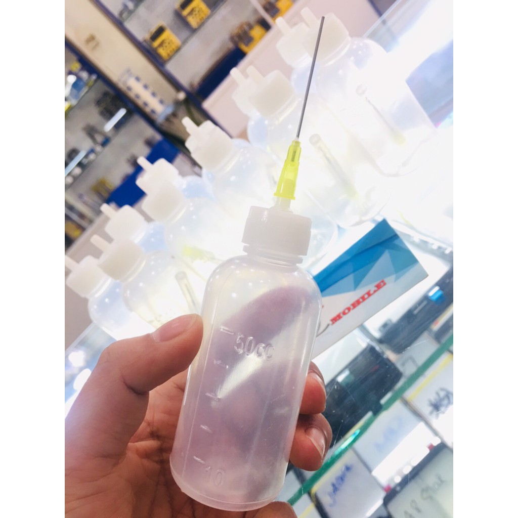 Bình nhựa đựng nước tách 50ml có đầu kim