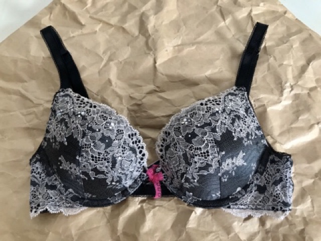 Áo ngực Victoria’s Secret used, size 32B, mút vừa, auth, chính hãng