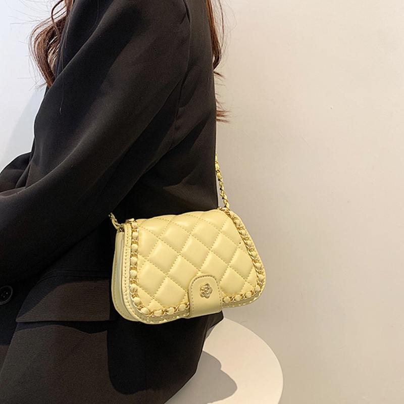 Túi đeo chéo IELGY kiểu vuông phối dây xích hoạt tiết đường may hình thoi phong cách Hàn Quốc dễ phối dành cho nữ