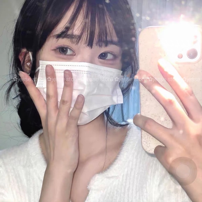 1 chiếc khuyên tai titan không rỉ hình tim đá