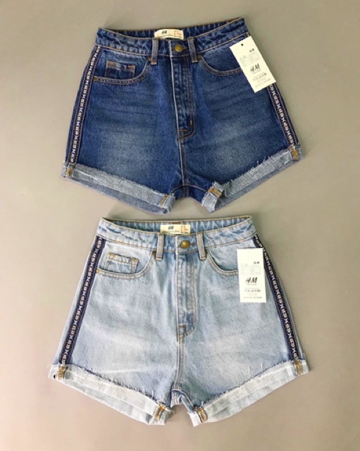 Quần short phối viền hoạ tiết