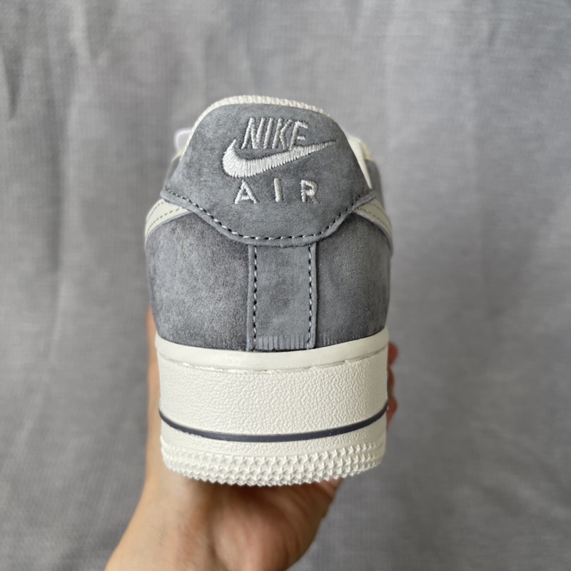 Af1 xám lông chuột da lộn SC, full box bill ảnh thật tự chụp, đế khâu chỉ đỏ