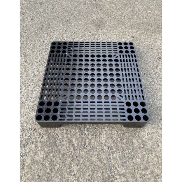 Pallet nhựa 60x60x10cm