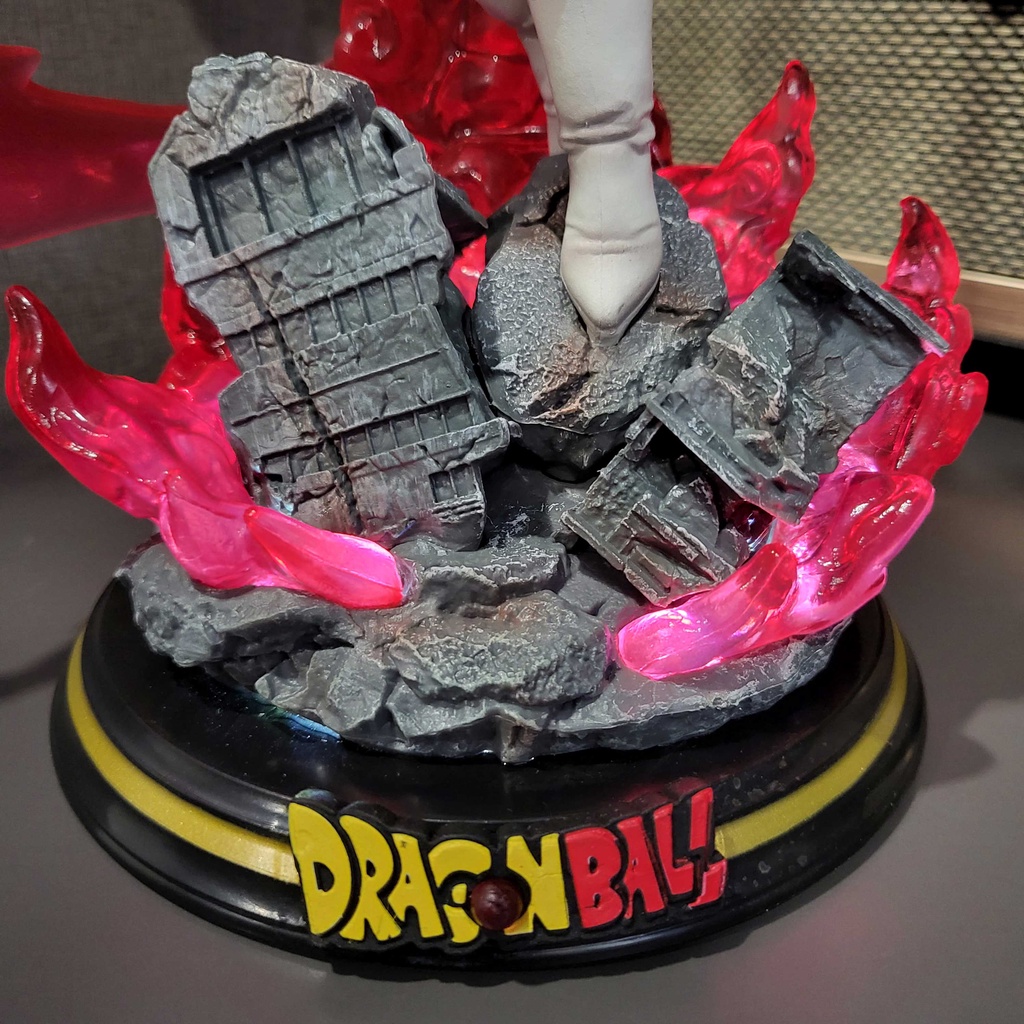 Mô hình Black Goku Super Saiyan Rose 28 cm có LED