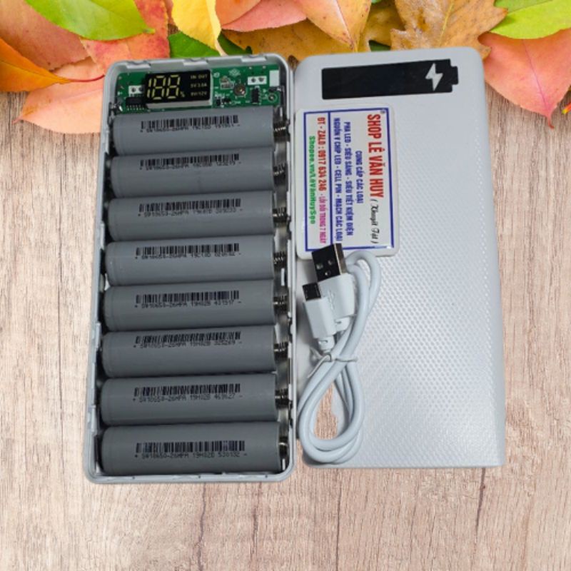 Sạc dự phòng 8 pin sạc nhanh 3.0