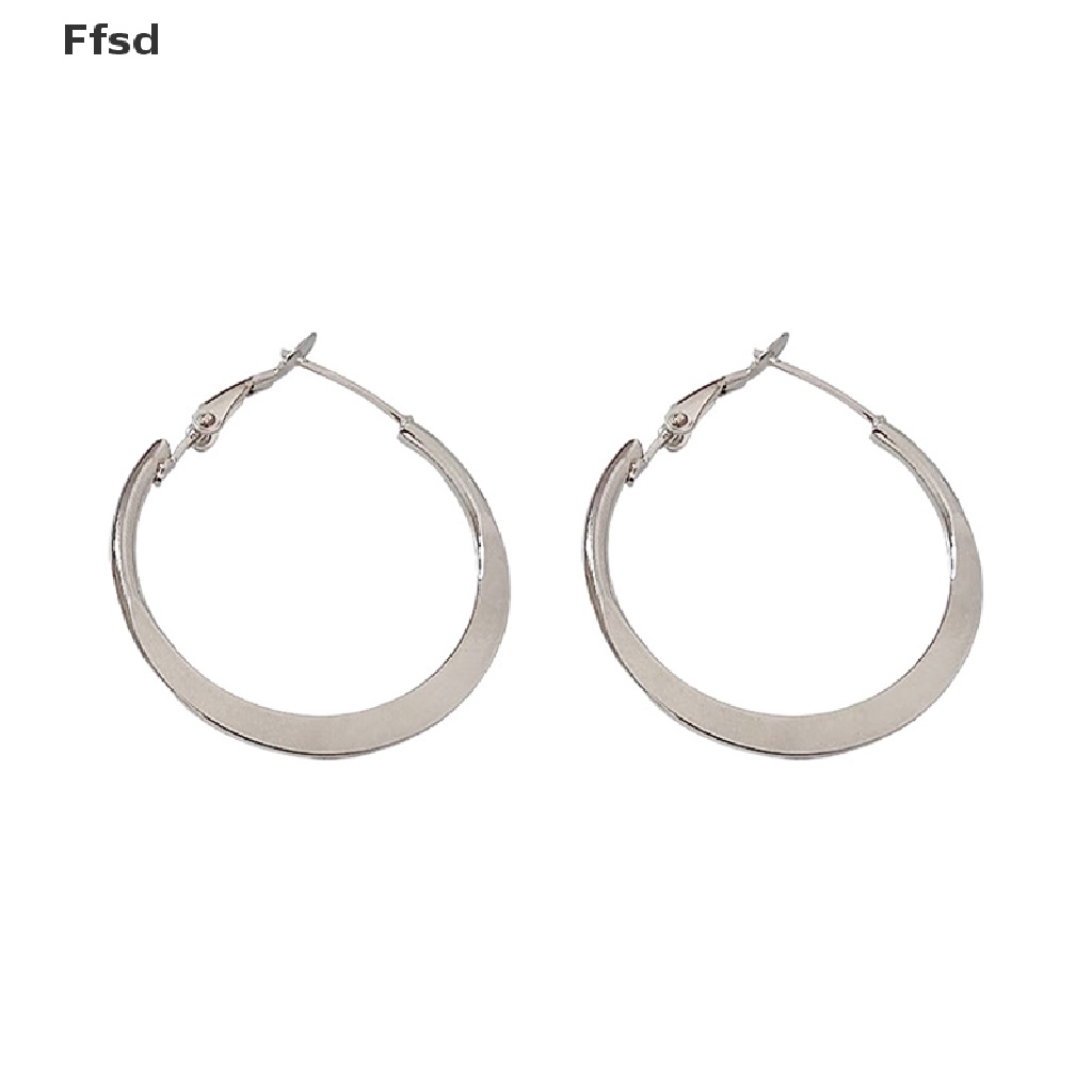 {Ffsd} Khuyên Tai Vòng Hình Trái Tim Lớn Bằng Kim Loại Rỗng Màu Vàng / Bạc Đơn Giản Cho Nữ