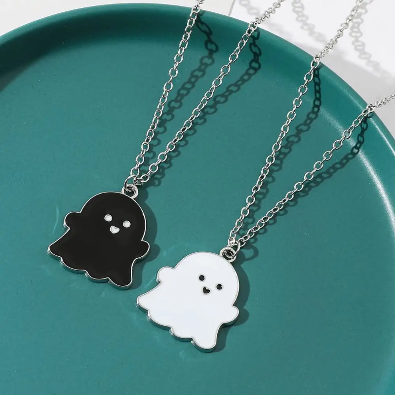 Vòng cổ Mặt Hình Ma Màu Trắng Đen Phong Cách Halloween Cho Cặp Đôi