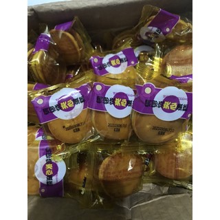 1 chiếc bánh doremon nhân đậu đỏ