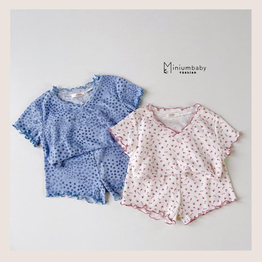 Bộ đồ cộc tay hoa viền bèo cổ tim cho bé gái chất liệu 100% cotton, quần áo trẻ em mặc mùa hè MiniumBaby SB1245