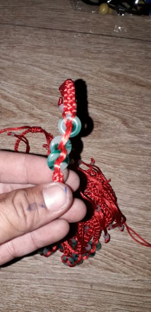 Vòng tay 3 đồng tiền may mắn bằng đá rất đẹp