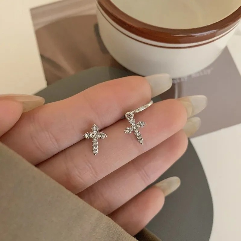 1 Đôi Bông Tai Hình Thánh Giá Đính Đá Phong Cách Đơn Giản Ngọt Ngào Dành Cho Nữ