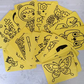 Tranh cát khổ A5 nền vàng có kèm cát