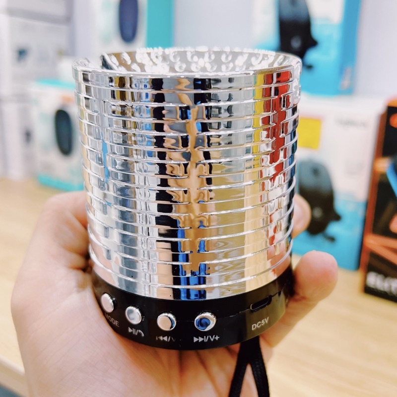 Loa Bluetooth Giá Rẻ Mini AK-889 Có Khe Để Điện Thoại