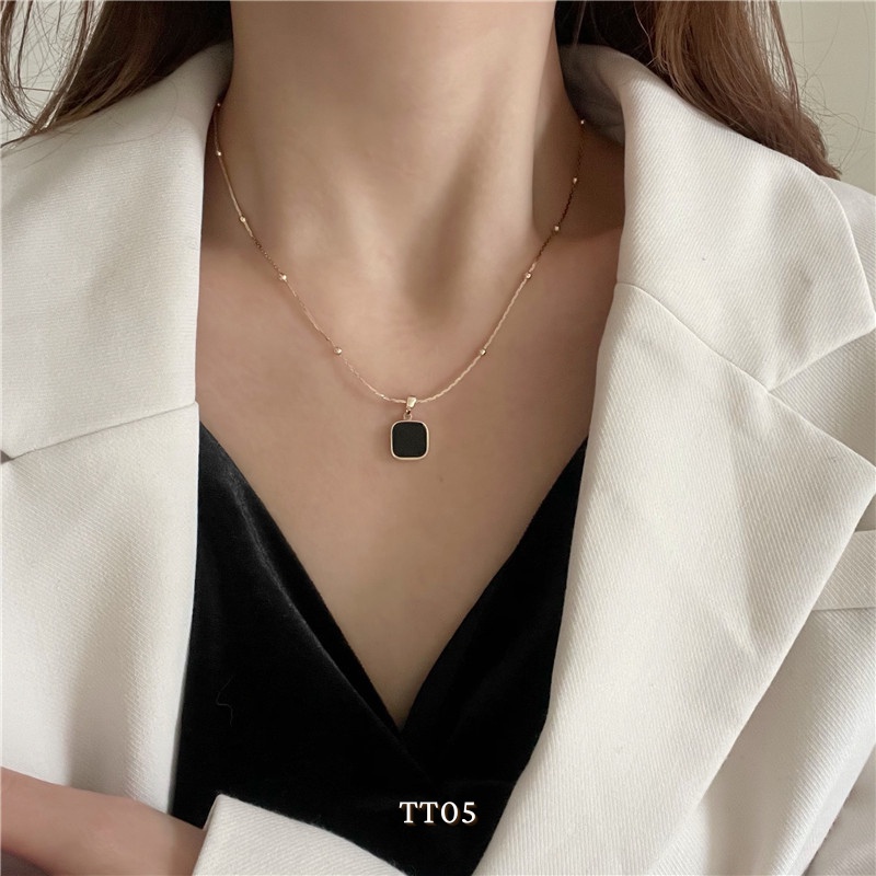 [KHÔNG ĐEN GỈ] Dây chuyền Titan mặt vuông trắng đen basic nữ tính Annie TT05