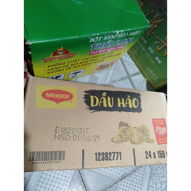 Chai nhỏ dầu hào maggi
