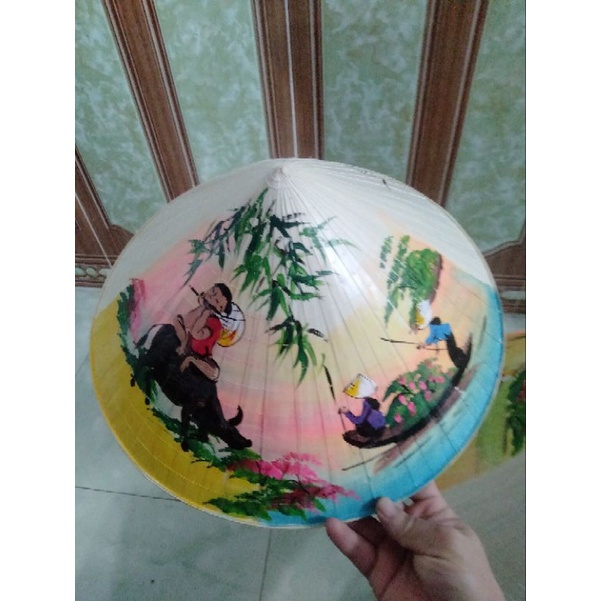 Sỉ nón lá vẽ tranh