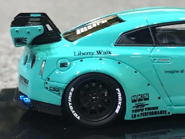 Xe Mô Hình Nissan GTR R35 Liberty Walk 1:43 One Model (Xanh)