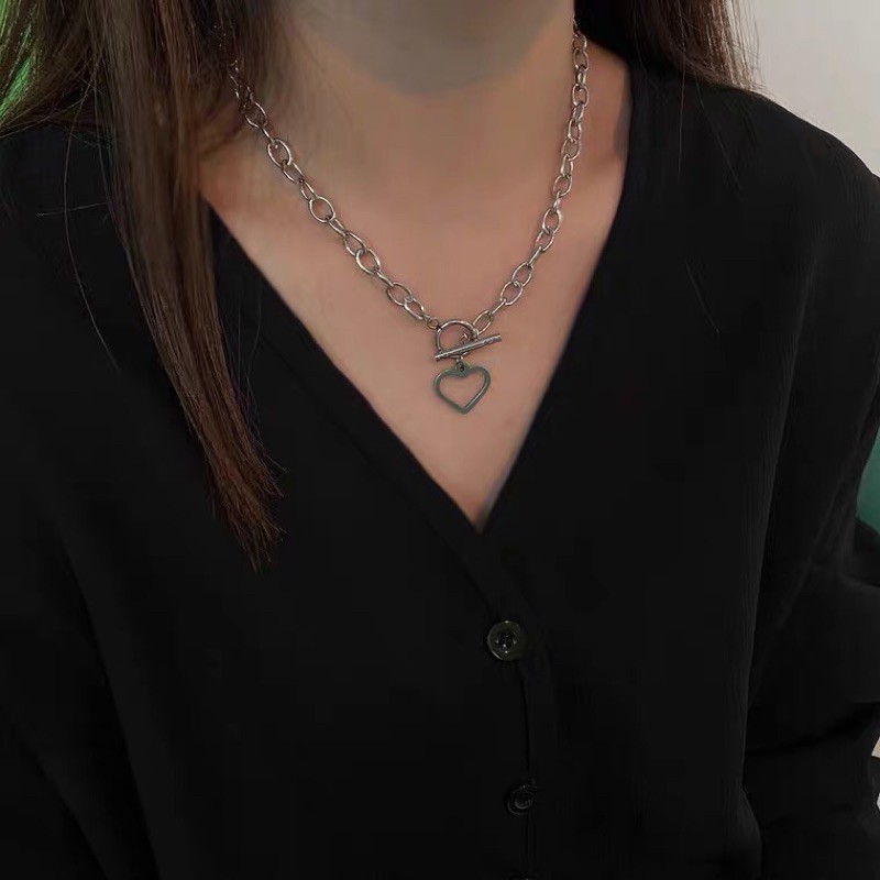 vòng cổ choker trái tim