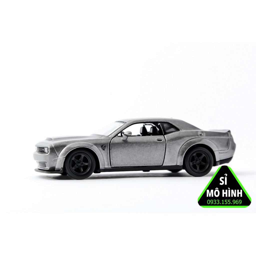 Mô hình xe ô tô Dodge Challenger 1:36