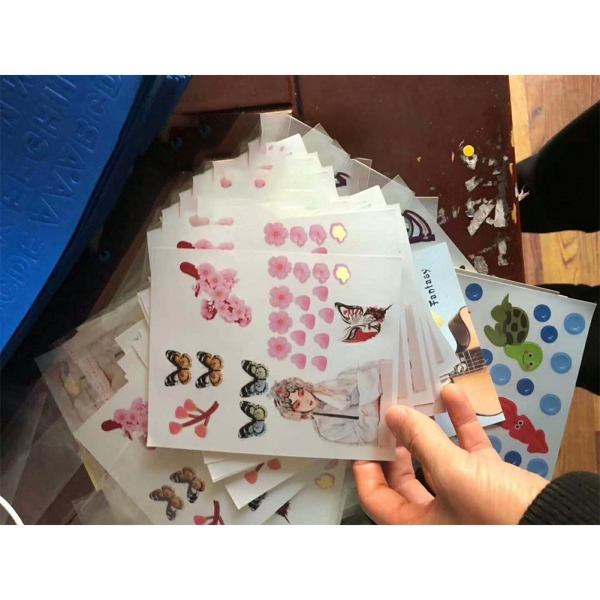 Sticker dán trang trí cần đàn guitar nhiều phong cách xinh đẹp để chọn