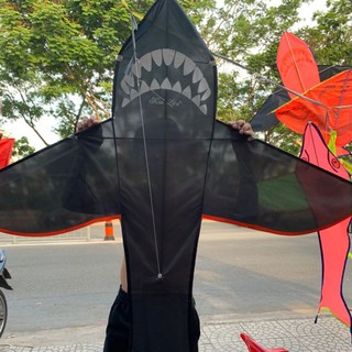 Diều cá mập cỡ đại