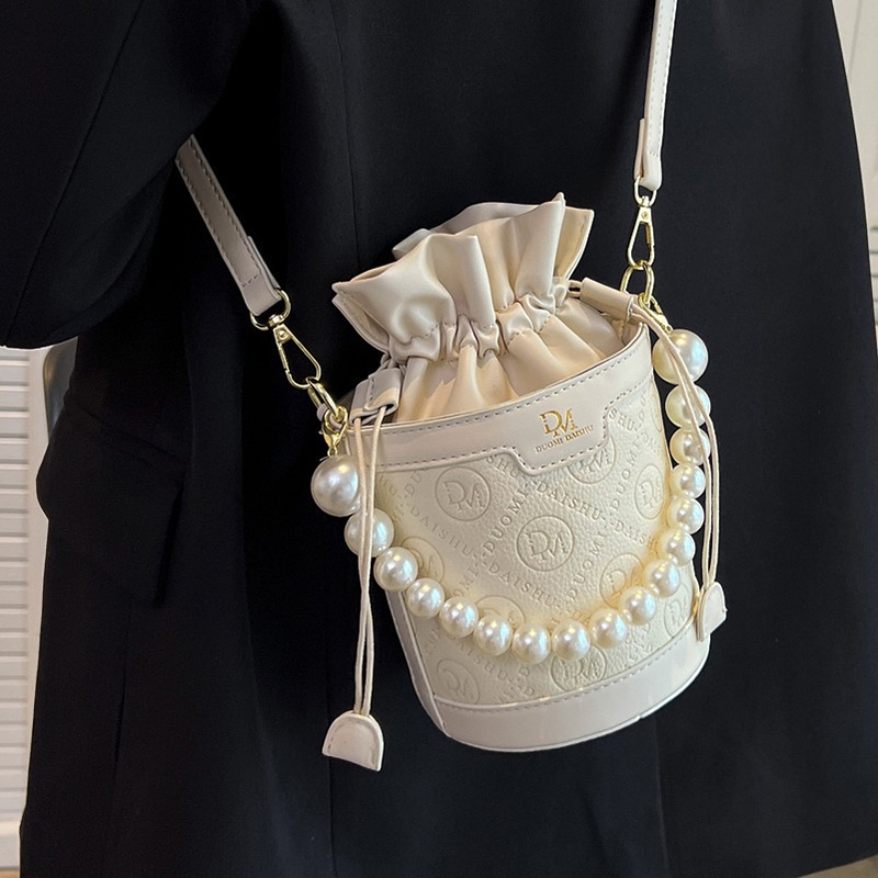 Túi đeo chéo IELGY đính ngọc trai cao cấp thời trang dành cho nữ