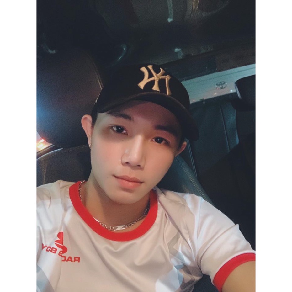Mũ lưỡi trai NY đen thêu logo chữ nổi 3D vàng Fashion Free Size