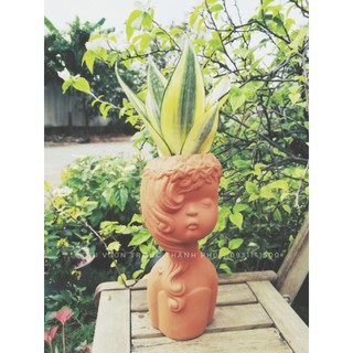 Tượng Cô Gái Trồng Cây