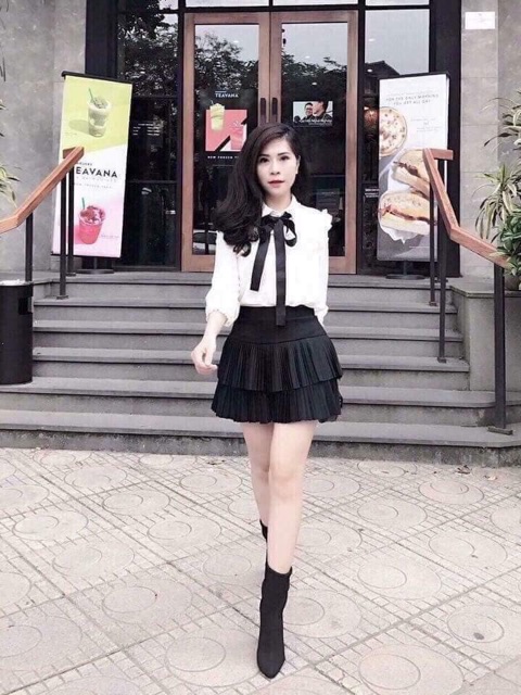Chân váy xếp ly nhỏ 2 tầng có quần | BigBuy360 - bigbuy360.vn