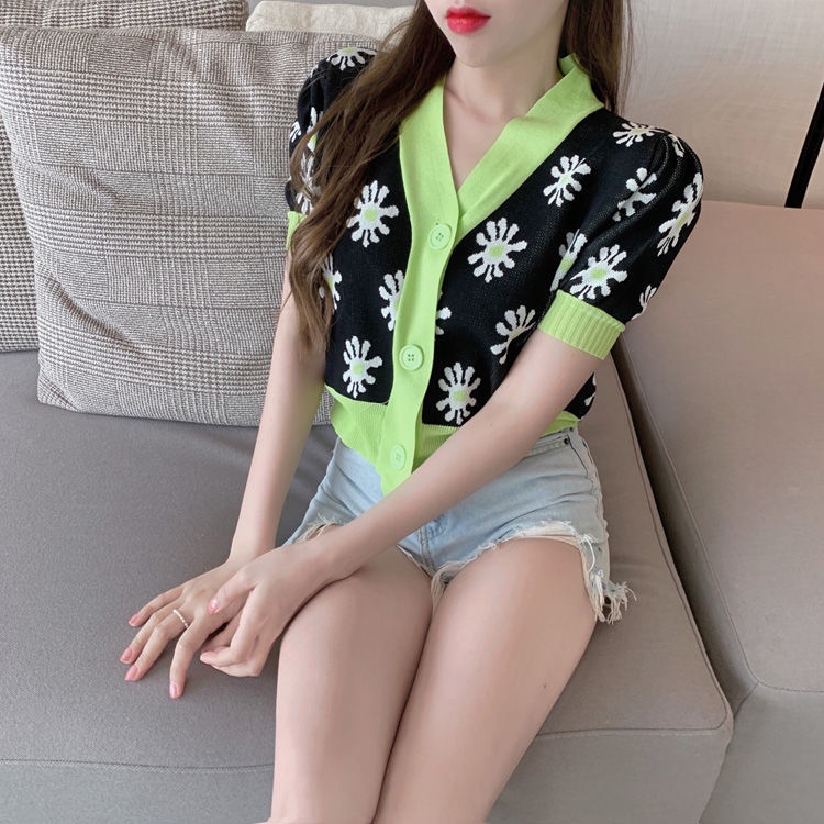 Áo Dệt Kim Tay Ngắn Cổ Chữ V In Hoa Cúc Màu Sắc Ngọt Ngào Phong Cách Hàn Quốc Thời Trang Cho Nữ