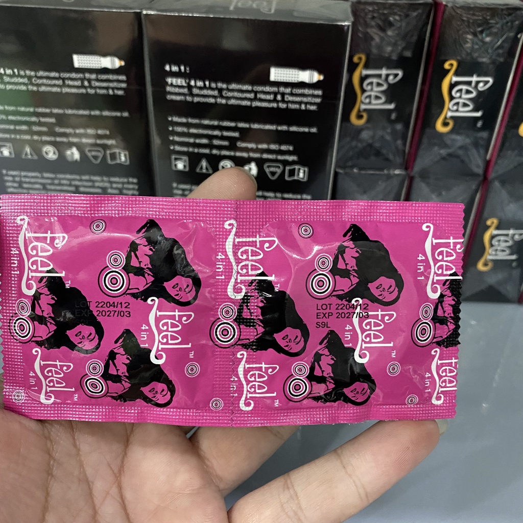 Bao cao su Feel 4 in 1 giúp kéo dài thời gian - hương dâu dịu ngọt hộp 12 cái