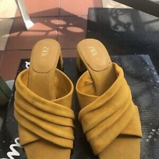 Zara sandal vàng auth size 36 (ảnh thật cuối)