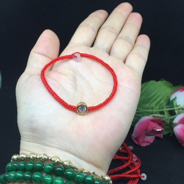 Vòng tay chỉ đỏ may mắn