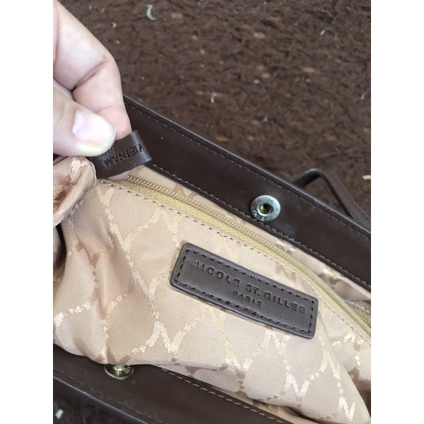 Túi si hiệu xịn xò nhé